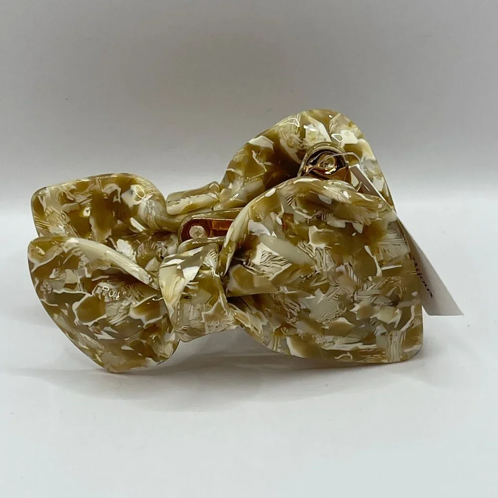 NWT Marble Effect Bow Shaped Hair Clip
